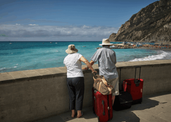 Senior Citizen Travel Insurance, Compare and Buy older traveller ...